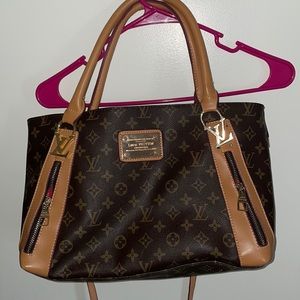 FAUX Louis Vuitton purse